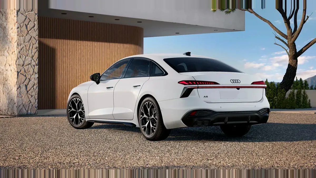 Audi A6 TDI 150kW (204CV) S Tronic Black Line en renting en Madrid — Trasera