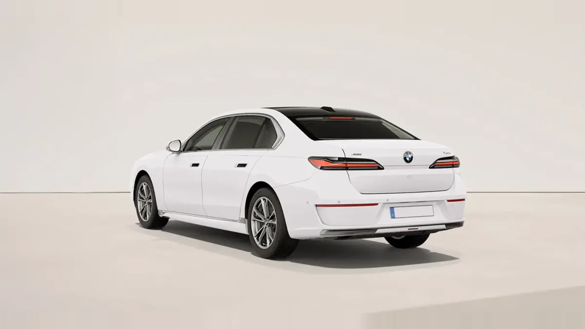 BMW Serie 7 740d xDrive en renting en Madrid — Trasera