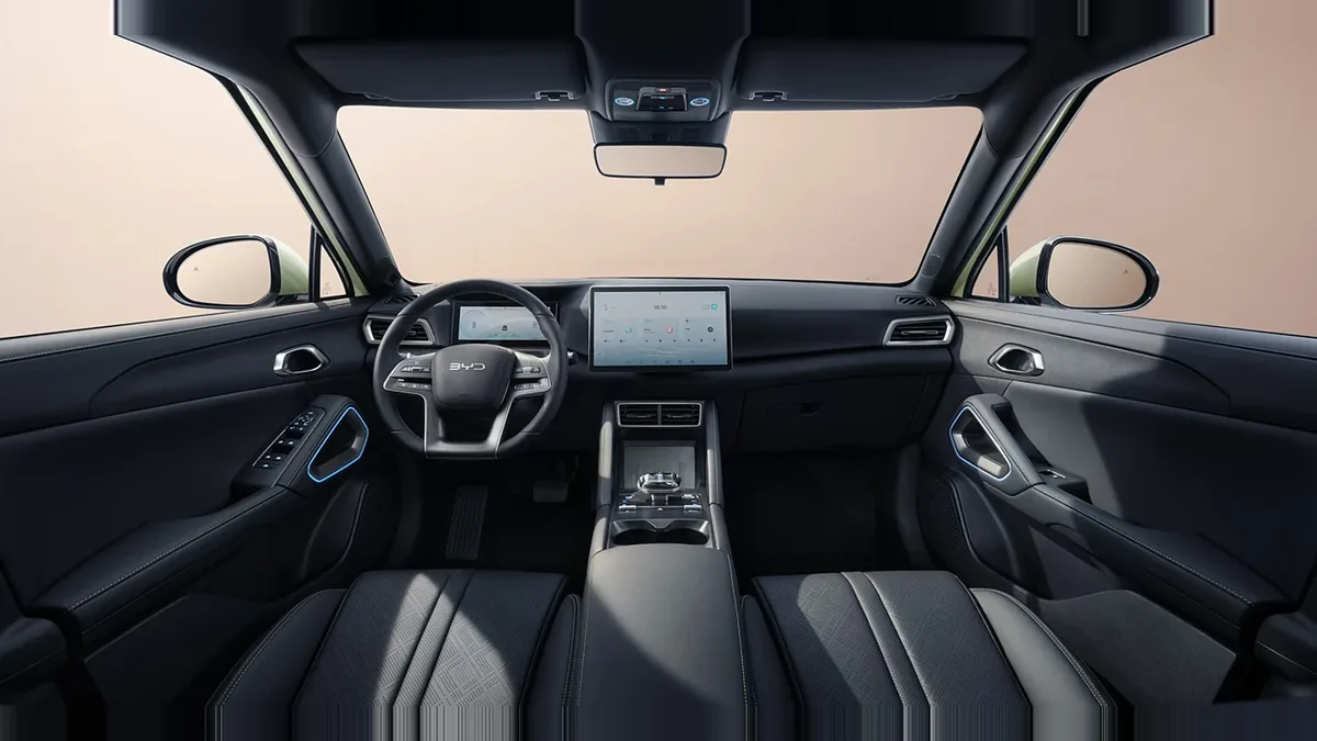 BYD Atto 2 DM-i Boost 156kW en renting en Madrid — Delantera