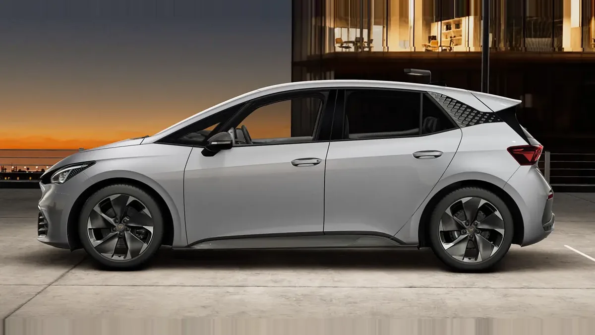 CUPRA Born e-Boost Pack Advanced Plus en renting en Madrid — Lateral