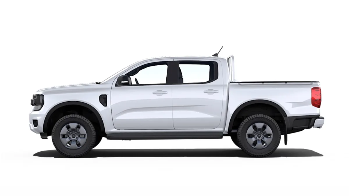 Ford Ranger XLT Doble Cabina 2.3 TVCT PHEV 280CV Automática II en renting en Madrid — Lateral