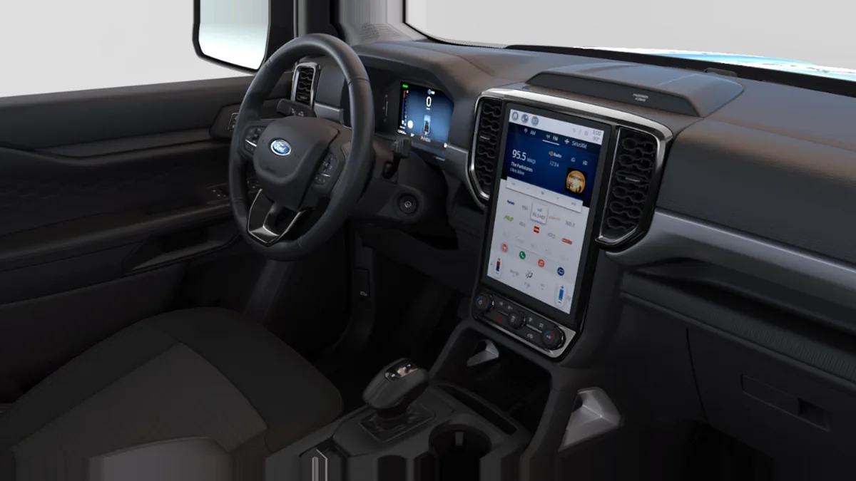 Ford Ranger XLT Doble Cabina 2.3 TVCT PHEV 280CV Automática II en renting en Madrid — Interior