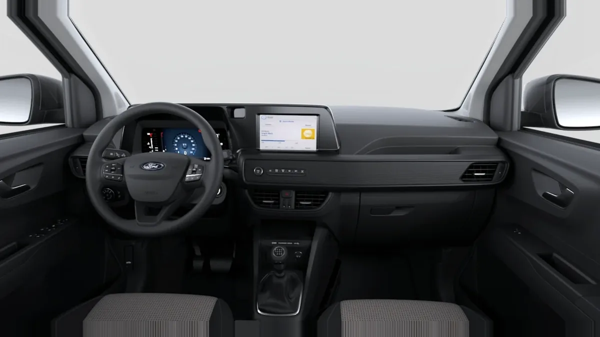 Ford TOURNEO COURIER KOMBI ECOBOOST 1.0 125CV en renting en Madrid — Delantera