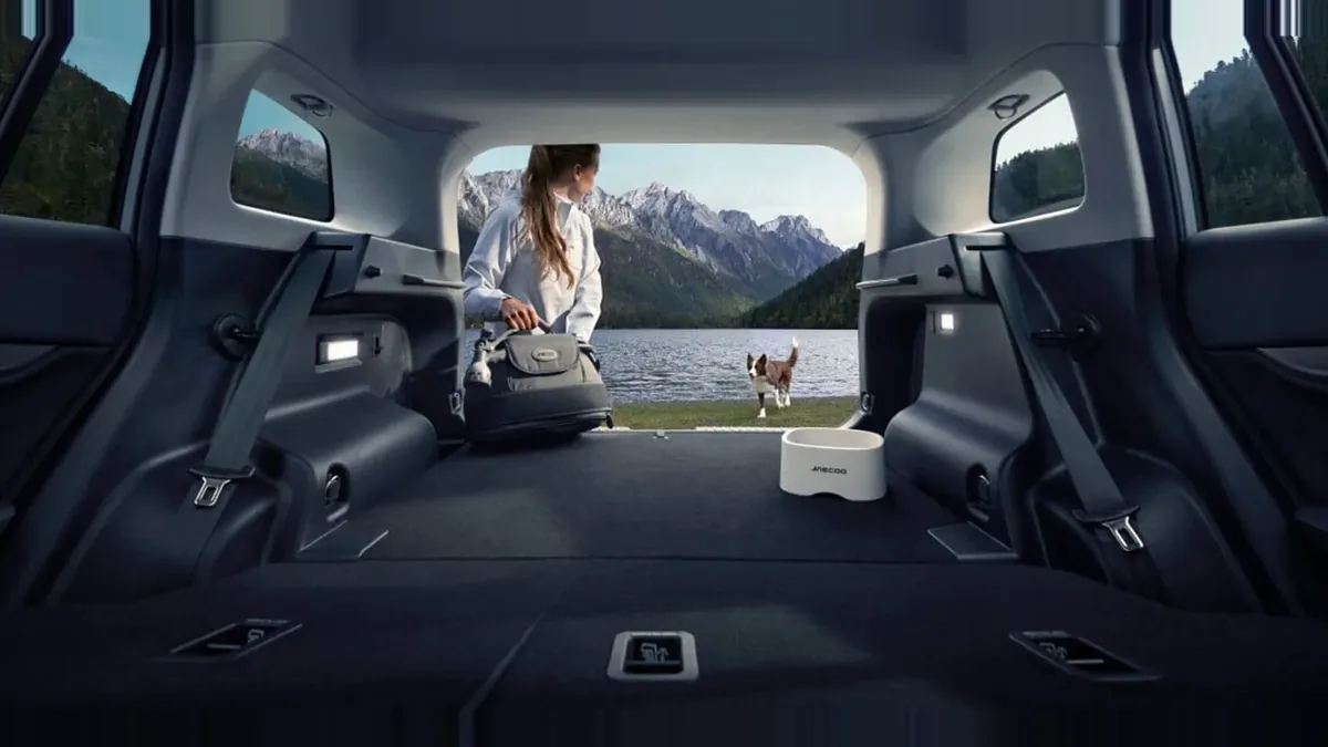 Jaecoo 5 EV Pure 155kW (211CV) 61kWh en renting en Madrid — Interior