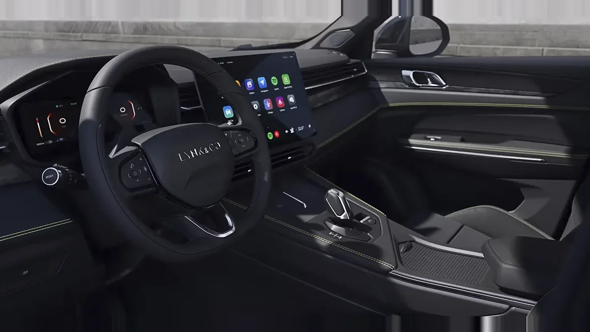 Lynk & Co 01 1.5 PHEV Core en renting en Madrid — Delantera