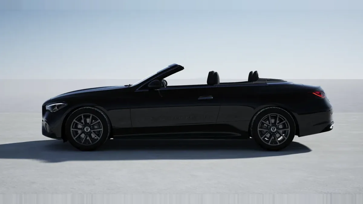 Mercedes-Benz CLE Cabrio 200D en renting en Madrid — Lateral