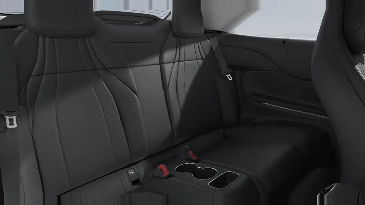 Mercedes-Benz CLE Cabrio 200D en renting en Madrid — vista 6
