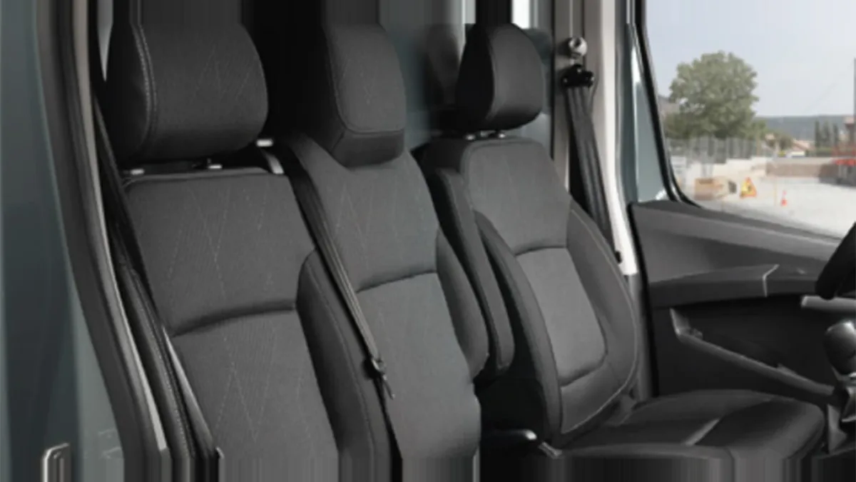 Nissan Primastar Furgón 2.0 DCI S&S L1H1 Acenta 110CV (MERCANCÍAS TERCEROS) en renting en Madrid — Trasera