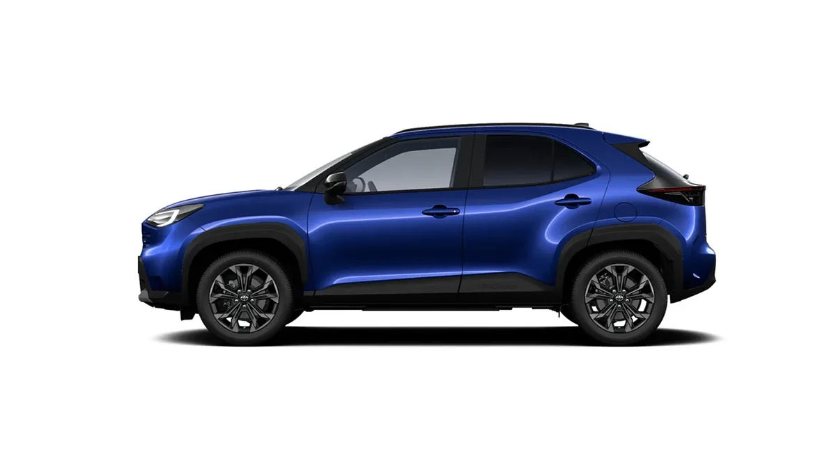 Toyota Yaris Cross 130H e-CVT 5P Active en renting en Madrid — Trasera
