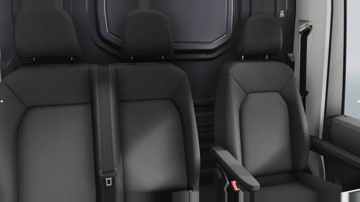 Volkswagen Crafter 35 Fresh Van BM L3 2.0 TDI FWD 103kW (140CV)  - ISOTERMO en renting en Madrid — vista 7